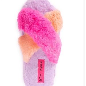 🎉 SALE NIB Betsey Johnson Faux Fur Slippers